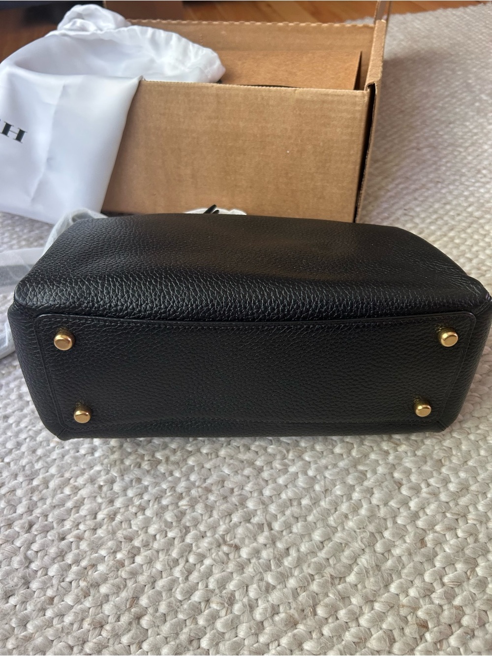 COACH Classic Black Leather Shoulder Bag - Picture 5 of 11